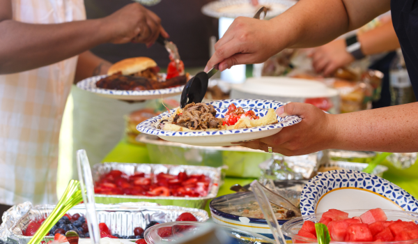The Do's and Don'ts of Company Picnics: A Guide to Summer Party Etiquette 
